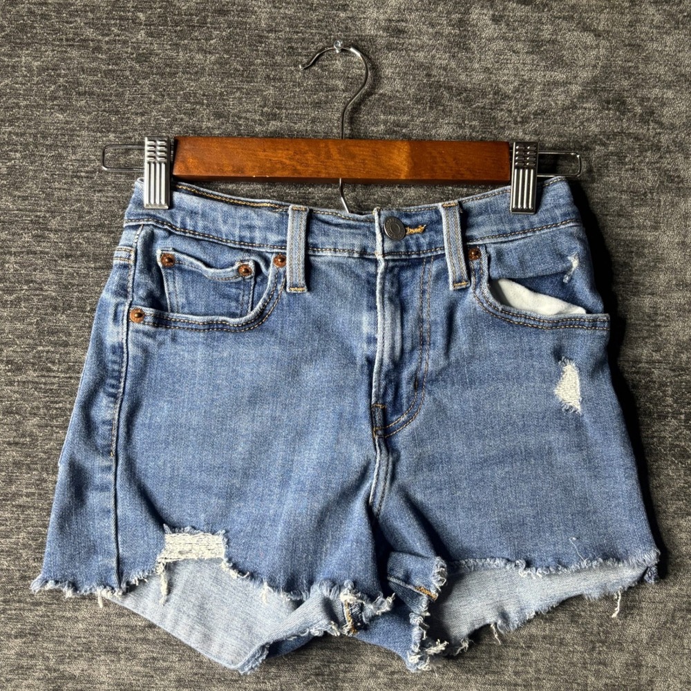 Levis High Rise Distressed Womens Denim Shorts Medium Wash Size 25 Raw Hem Y2K